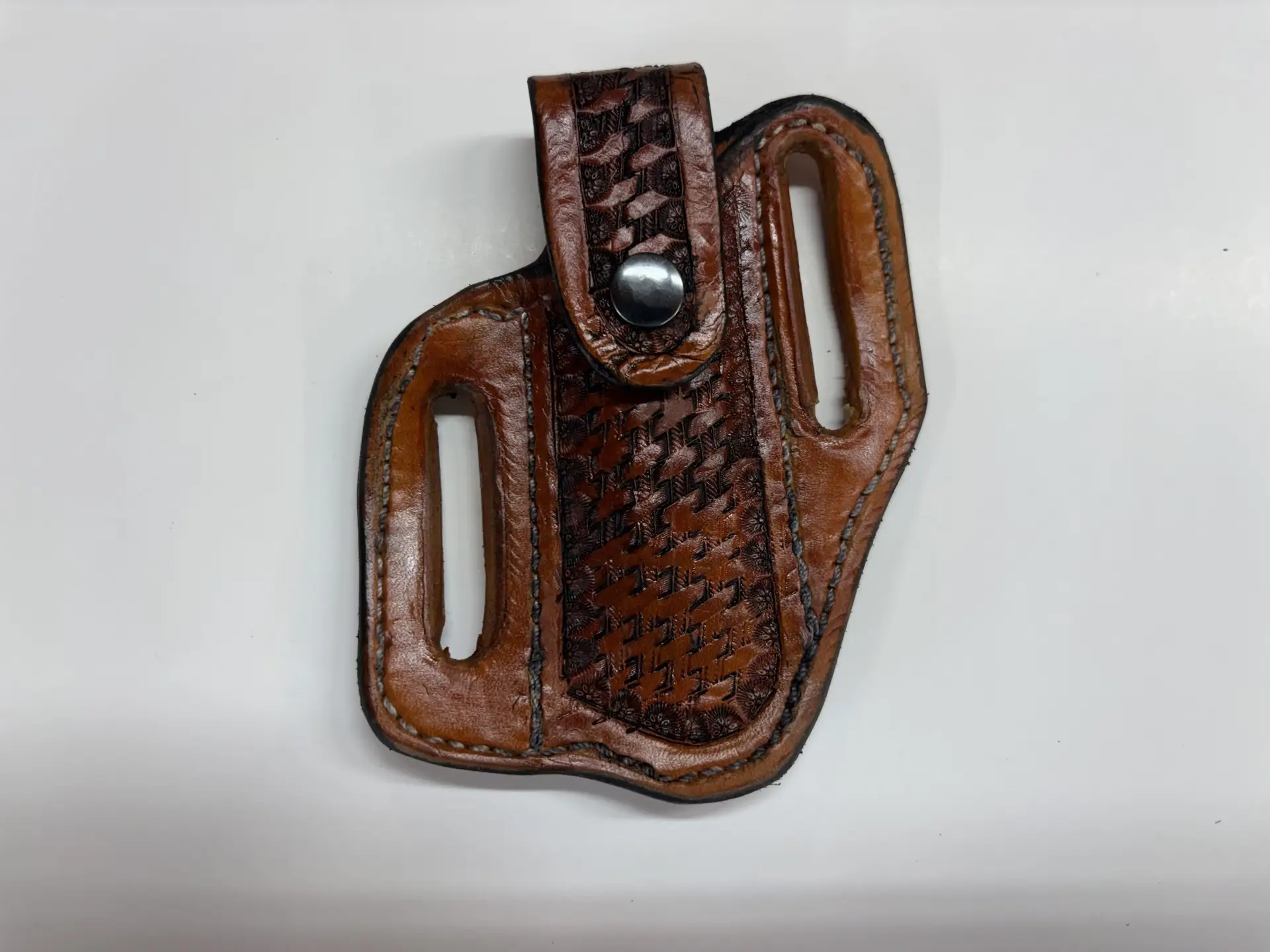 Small pancake knife sheath “W” retaining strap Tan basket weave