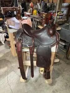 Fitting a western saddle